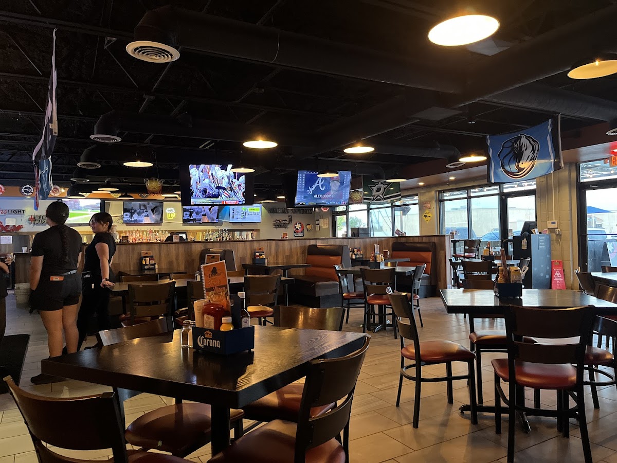 2 Javelinas Draft House