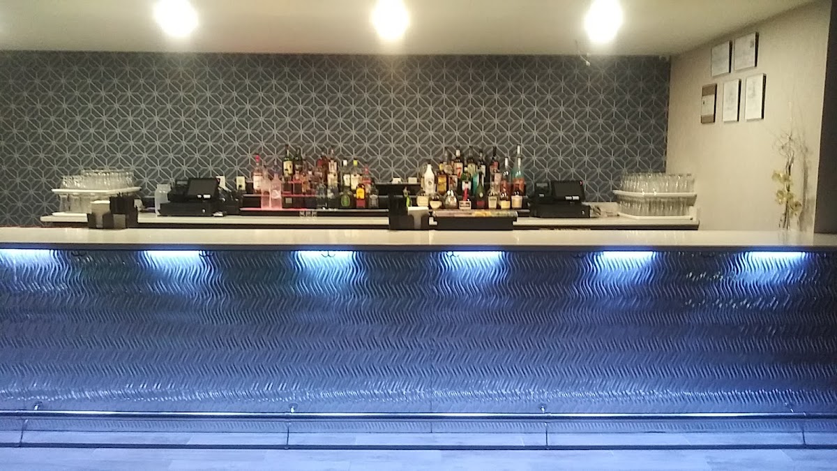 Bay Street Restaurant & Lounge