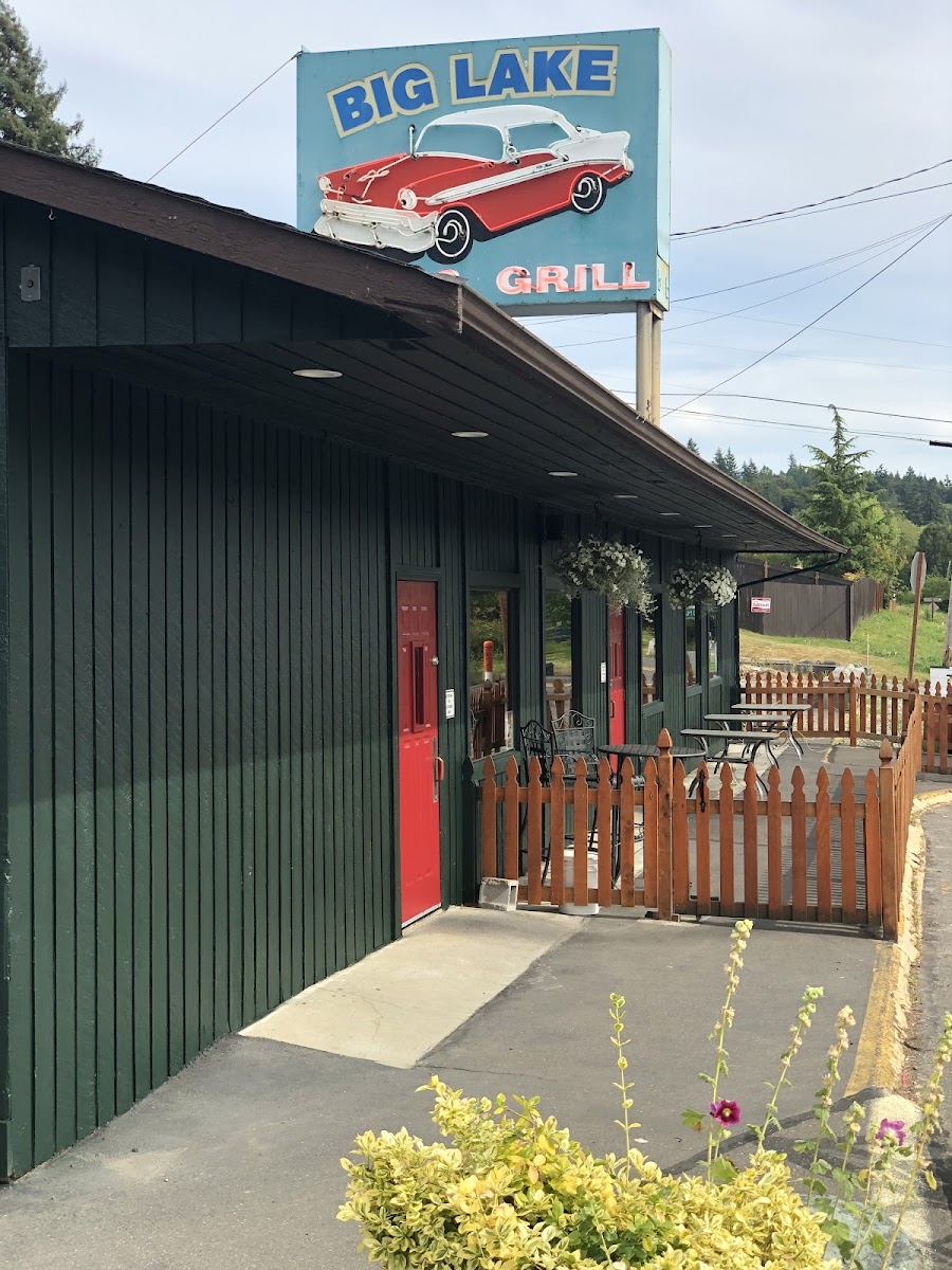 Big Lake Bar & Grill