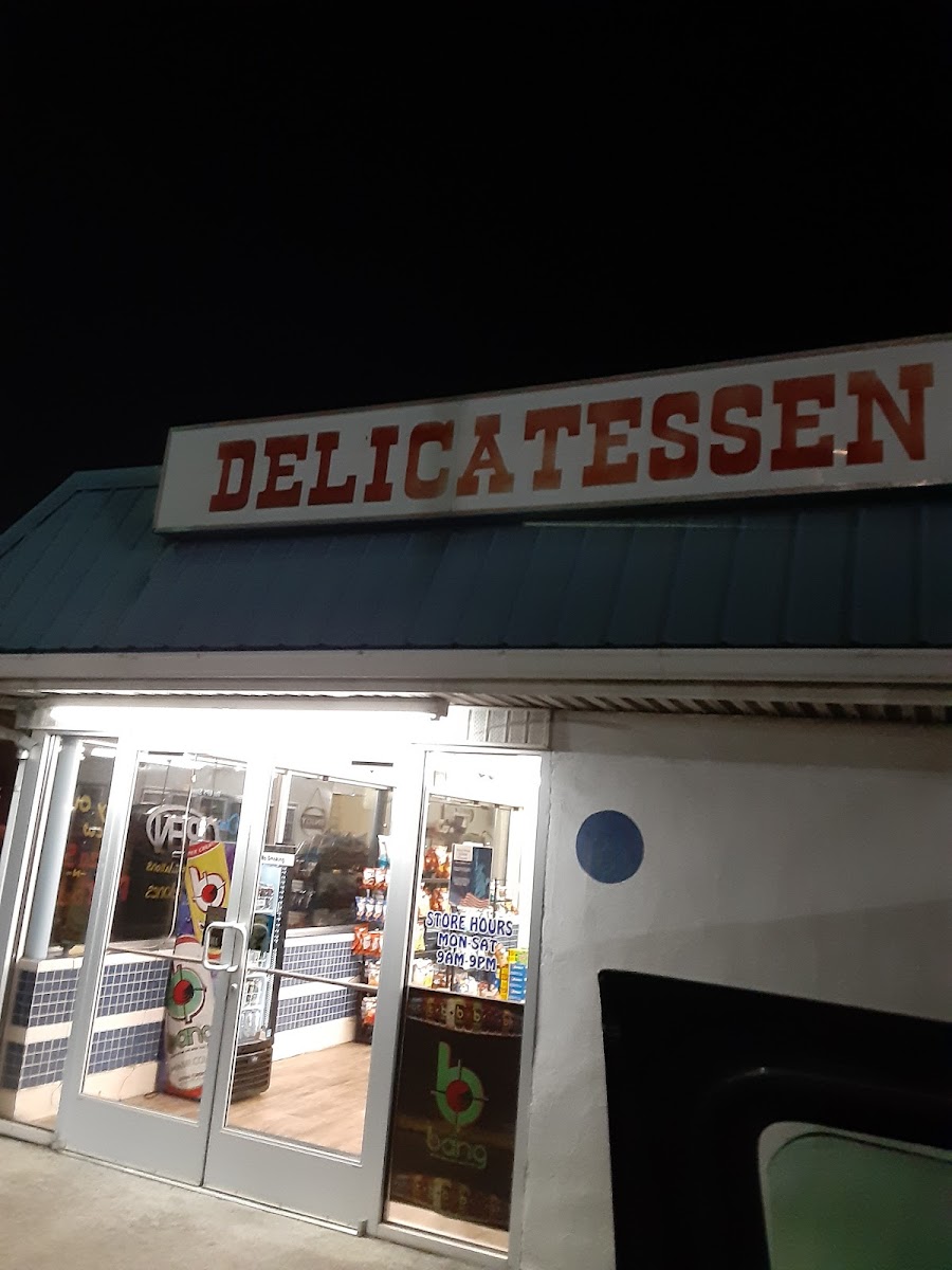 Blue Circle Market - Poor Trav's Deli