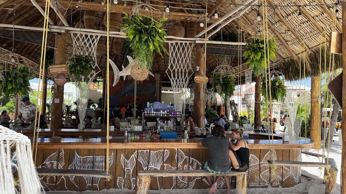 Buho’S Beach Bar & Restaurant