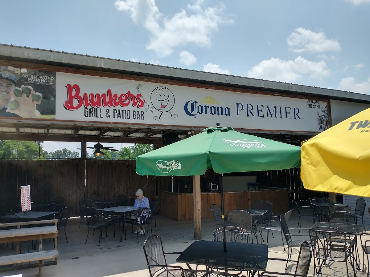 Bunkers Grill And Patio Bar