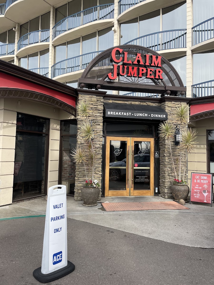 Claim Jumper Steakhouse & Bar - San Diego, Ca