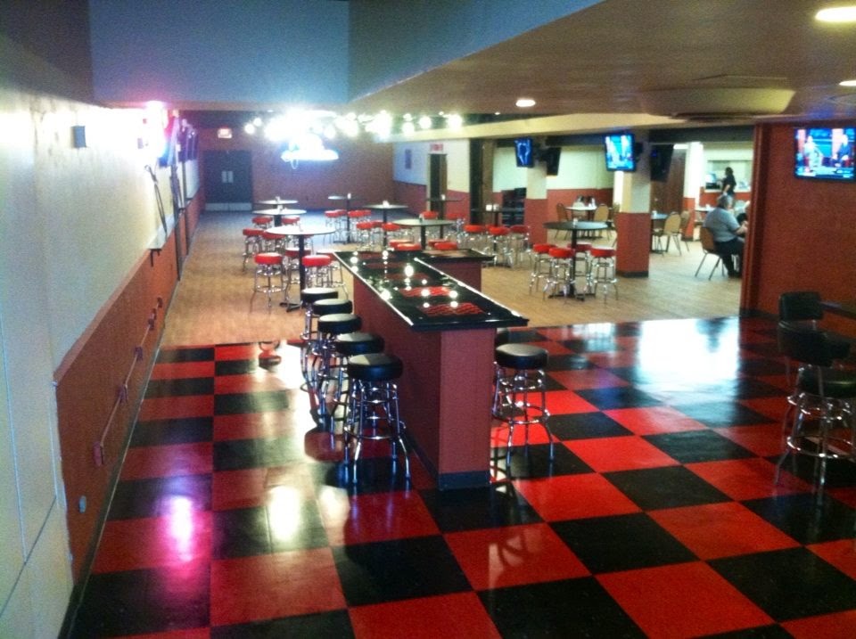 Czeckers Sports Bar And Grill
