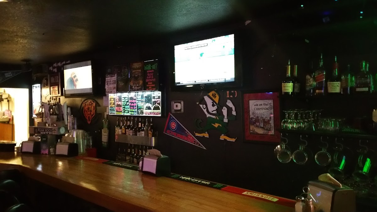Danny's Sports Bar & Pizza