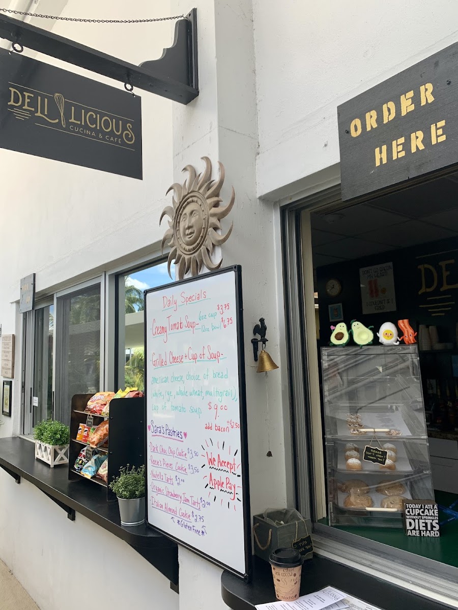 Deli-Licious Cucina & Cafe