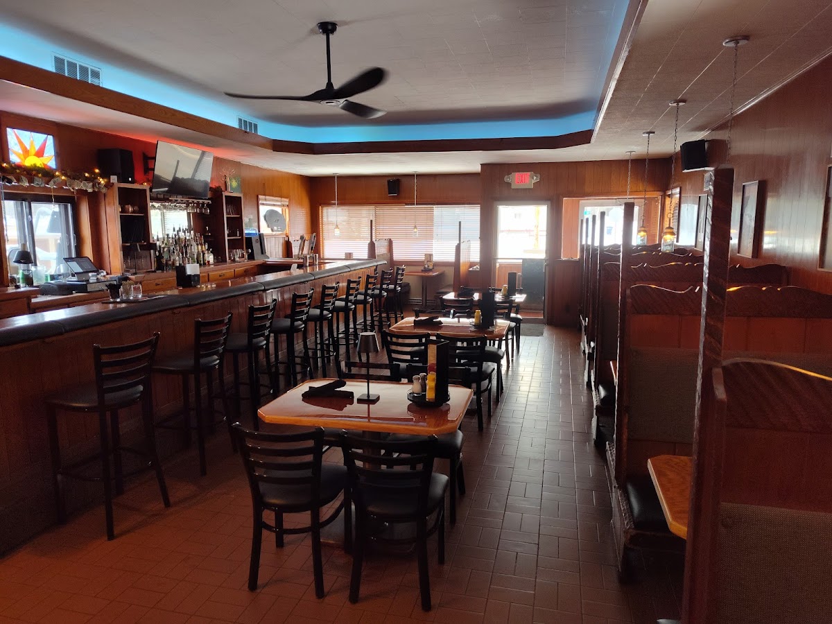 Don & Gg's Food & Spirits