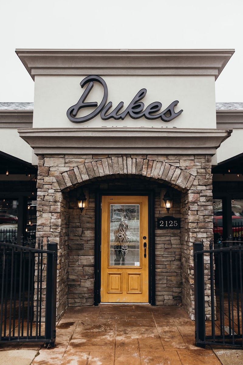 Dukes On The Blvd