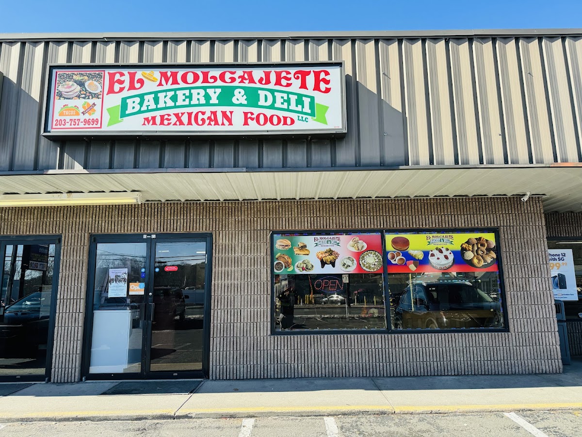 El Molcajete Bakery & Deli