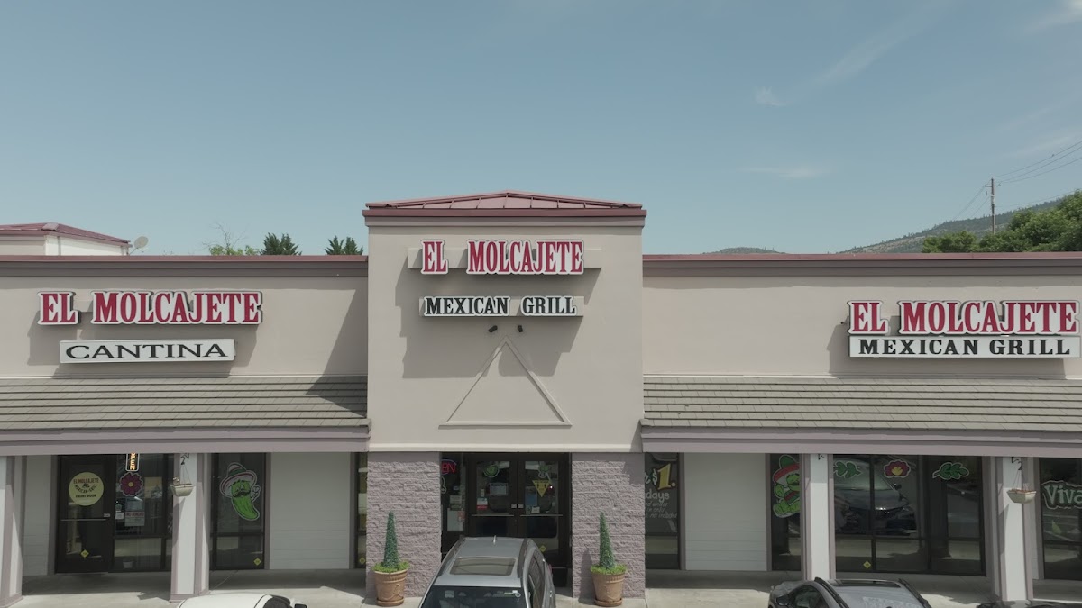 El Molcajete Mexican Grill