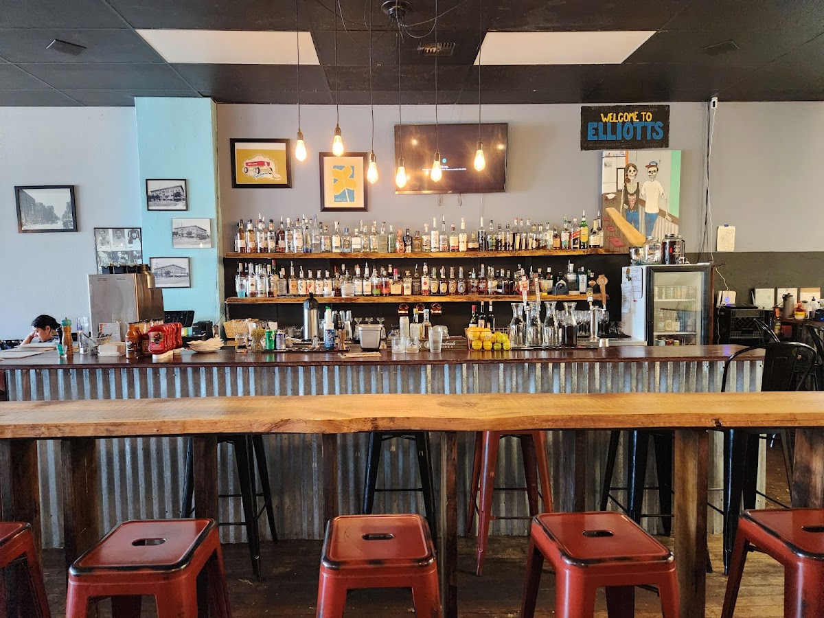 Elliotts An Urban Kitchen