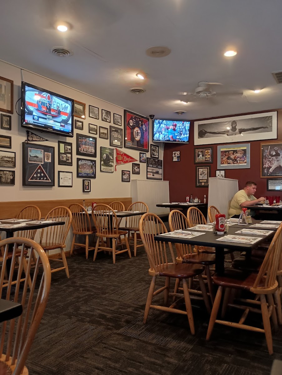 Haywood's Bar & Grill