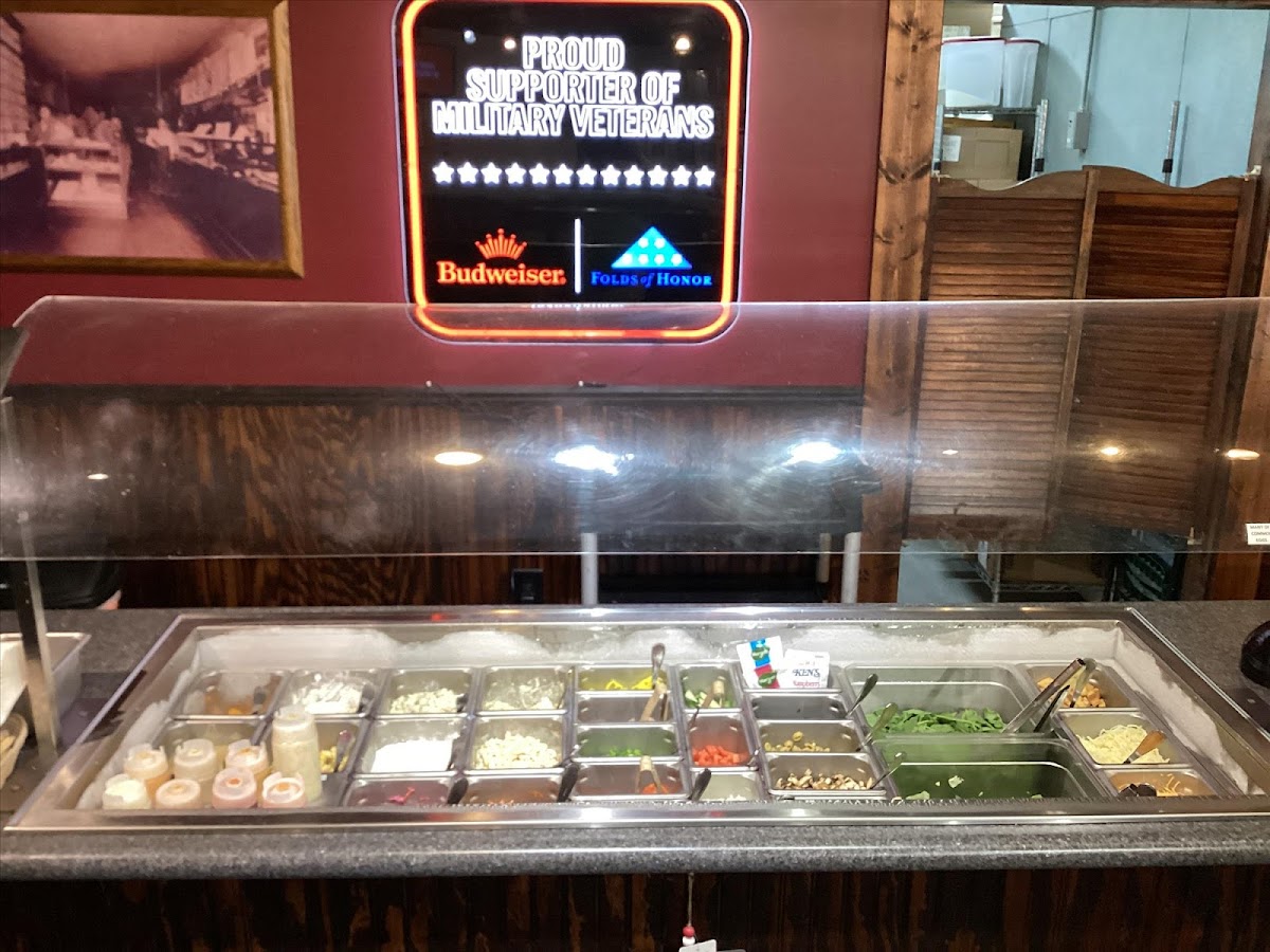 Heroes Family Bistro & Pub