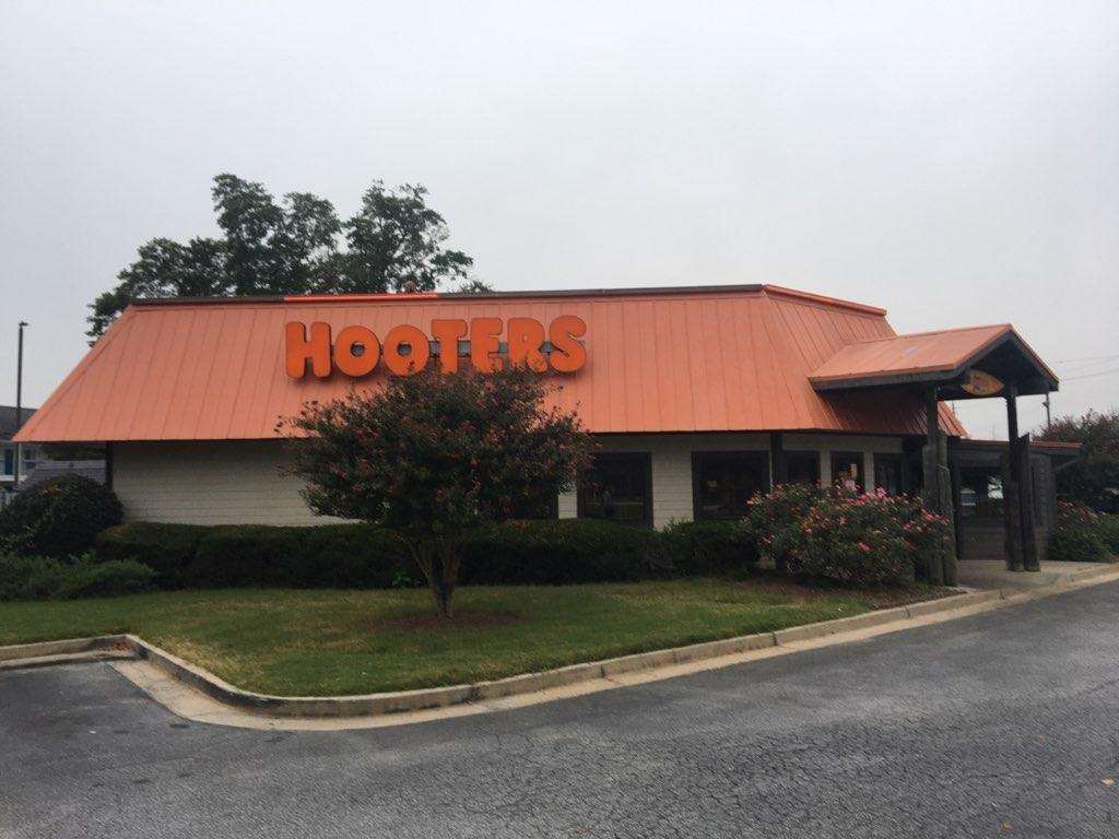 Hooters