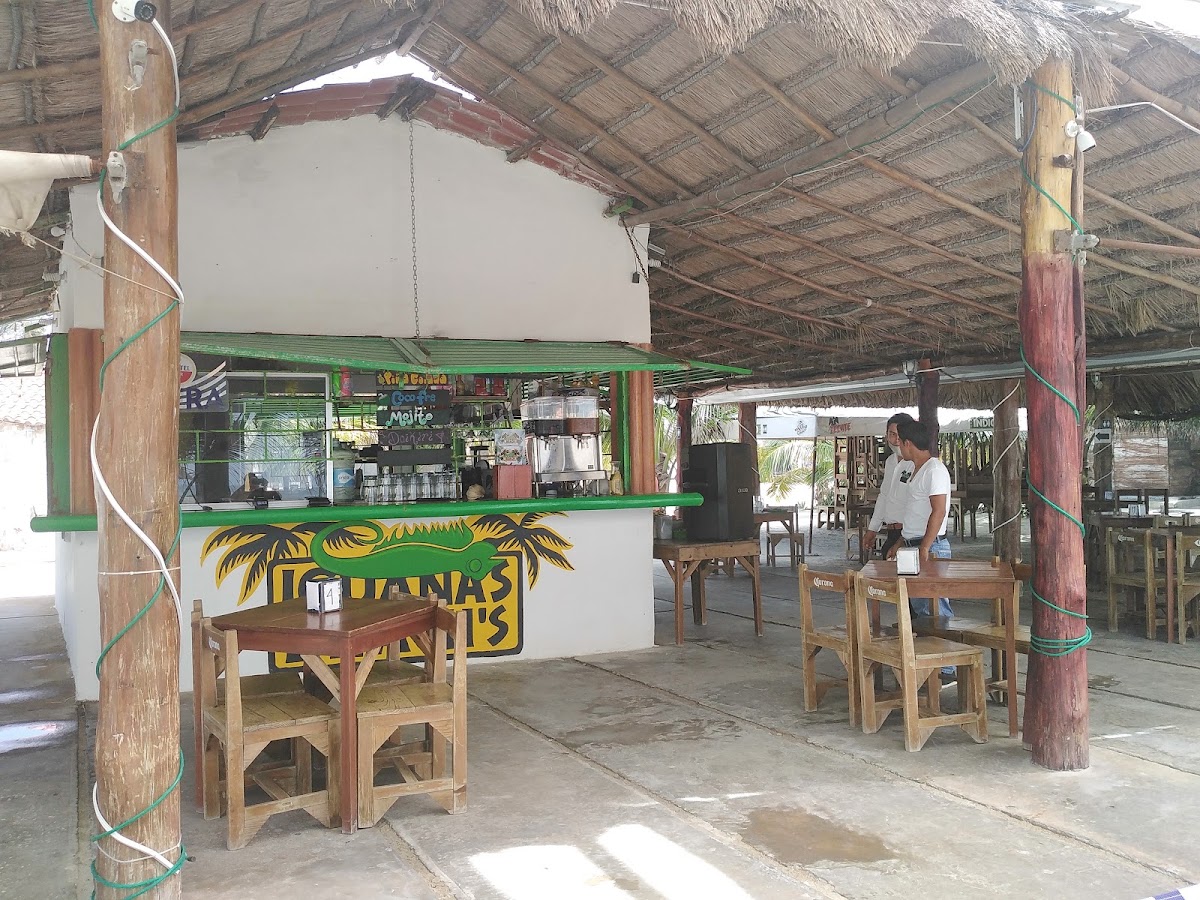 Iguanas Beach Restaurante Bar