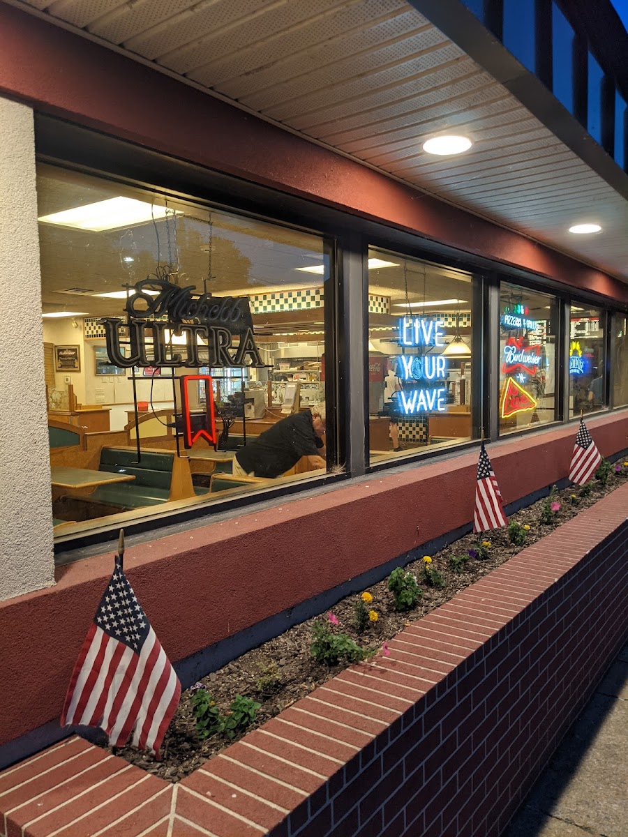 J & J Pizzeria And Grille