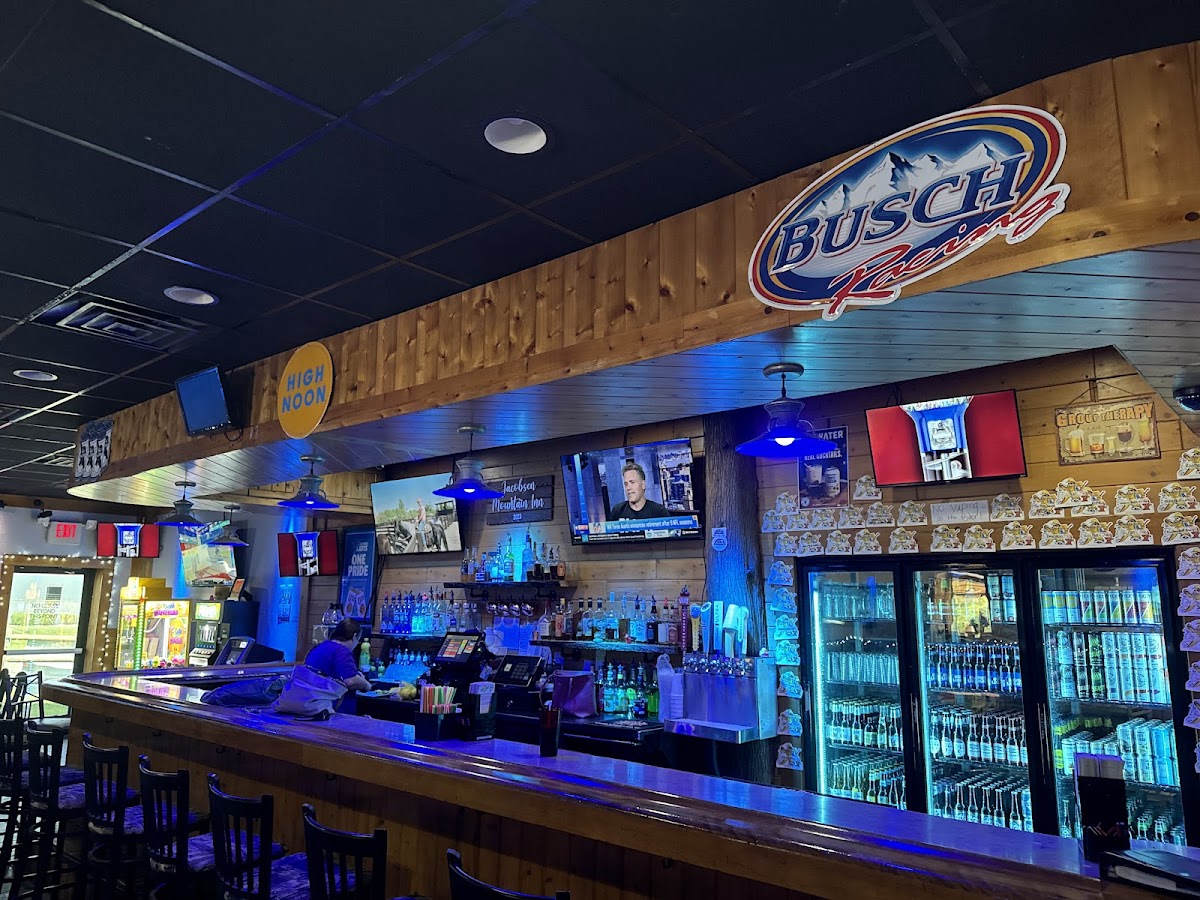 Jacobsens Mountain Inn Food & Drinks