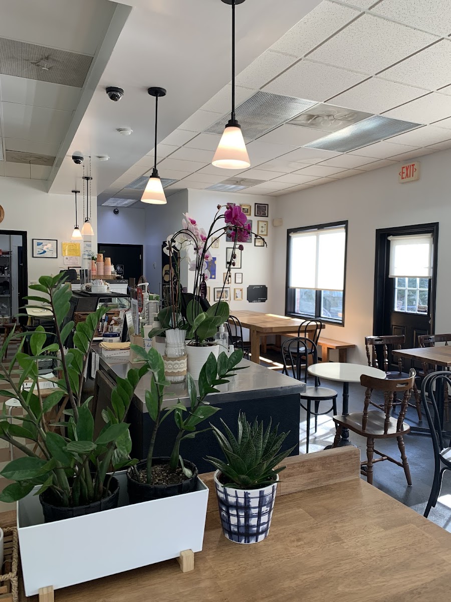 Jinnie's Cafe And Deli