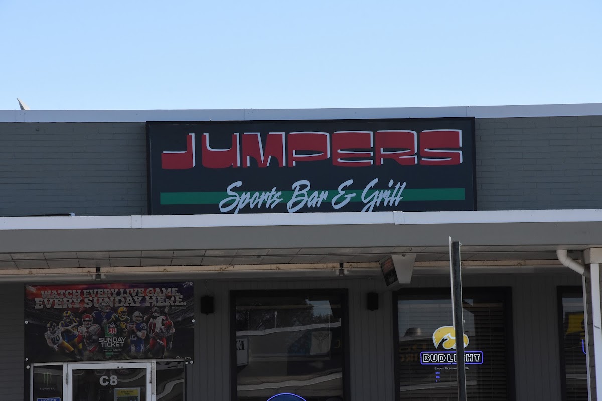 Jumpers Sports Bar & Grill