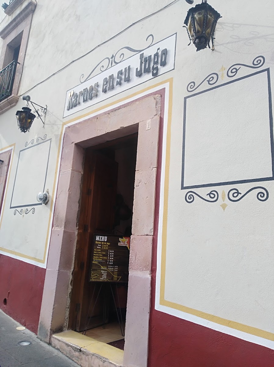 Karnes En Su Jugo