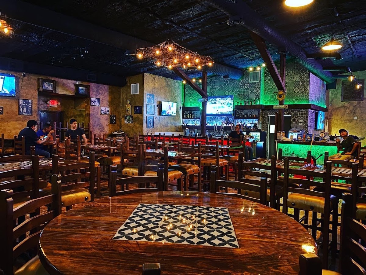 La Cantina Centro Botanero