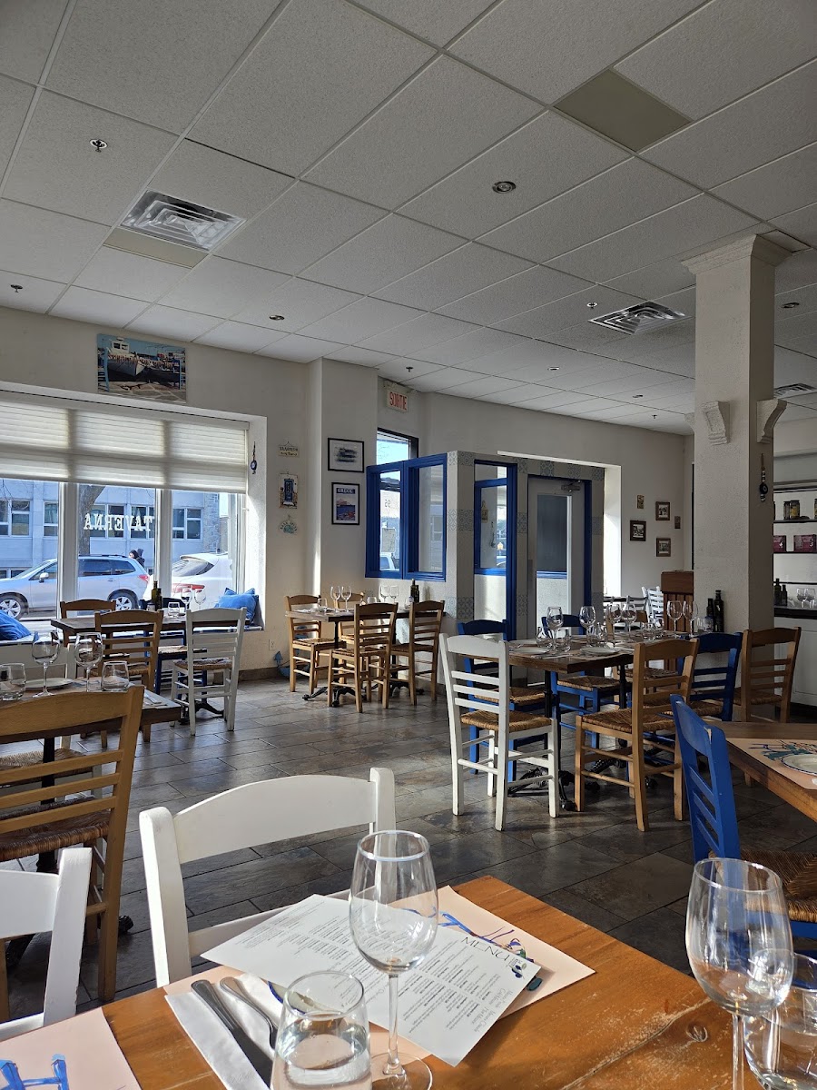 Le Mezzé Taverna Grecque