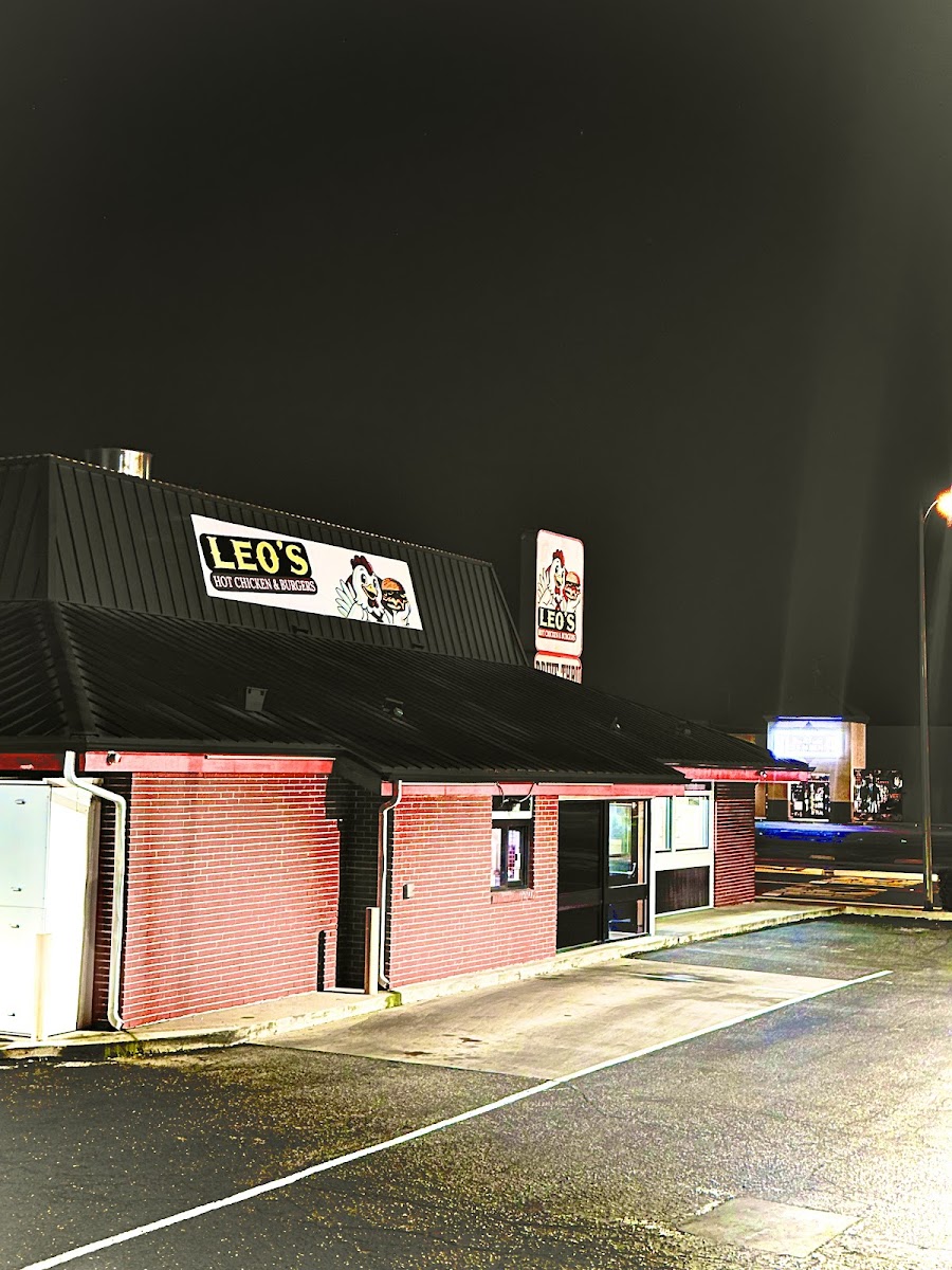 Leo’S Hot Chicken & Burgers