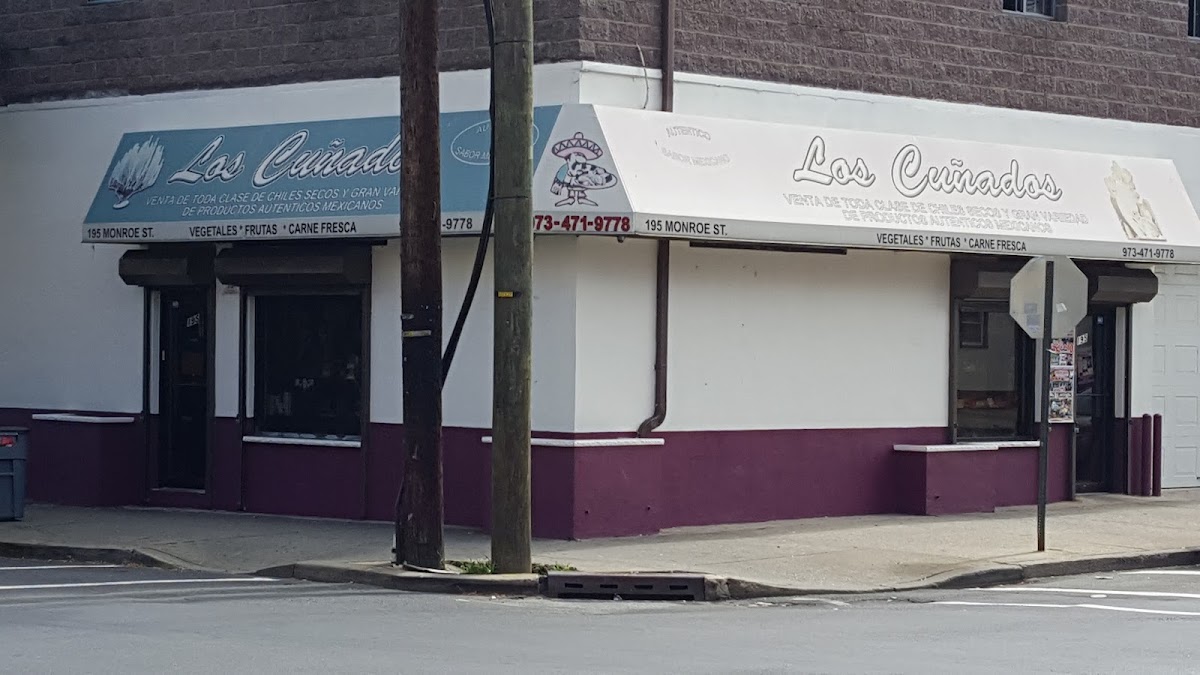 Los Cuñados Mexican Prada