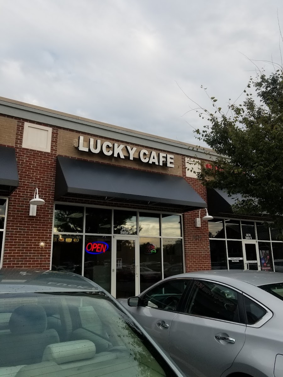 Lucky Cafe
