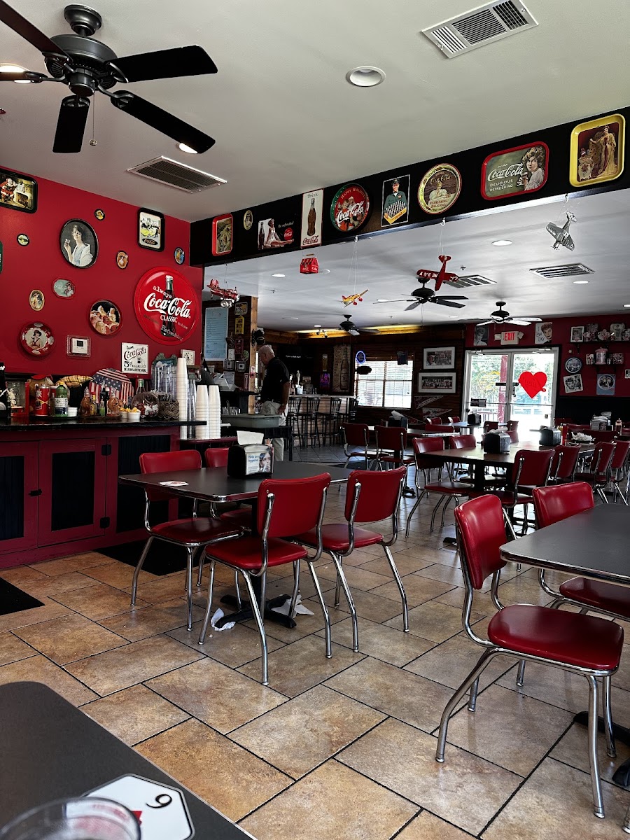 Lucy's Wings & Things