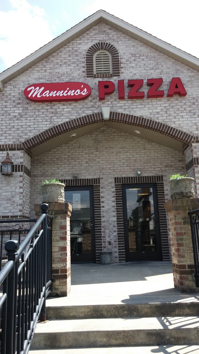 Mannino's Pizzeria & Restaurant - Lebanon, Pa