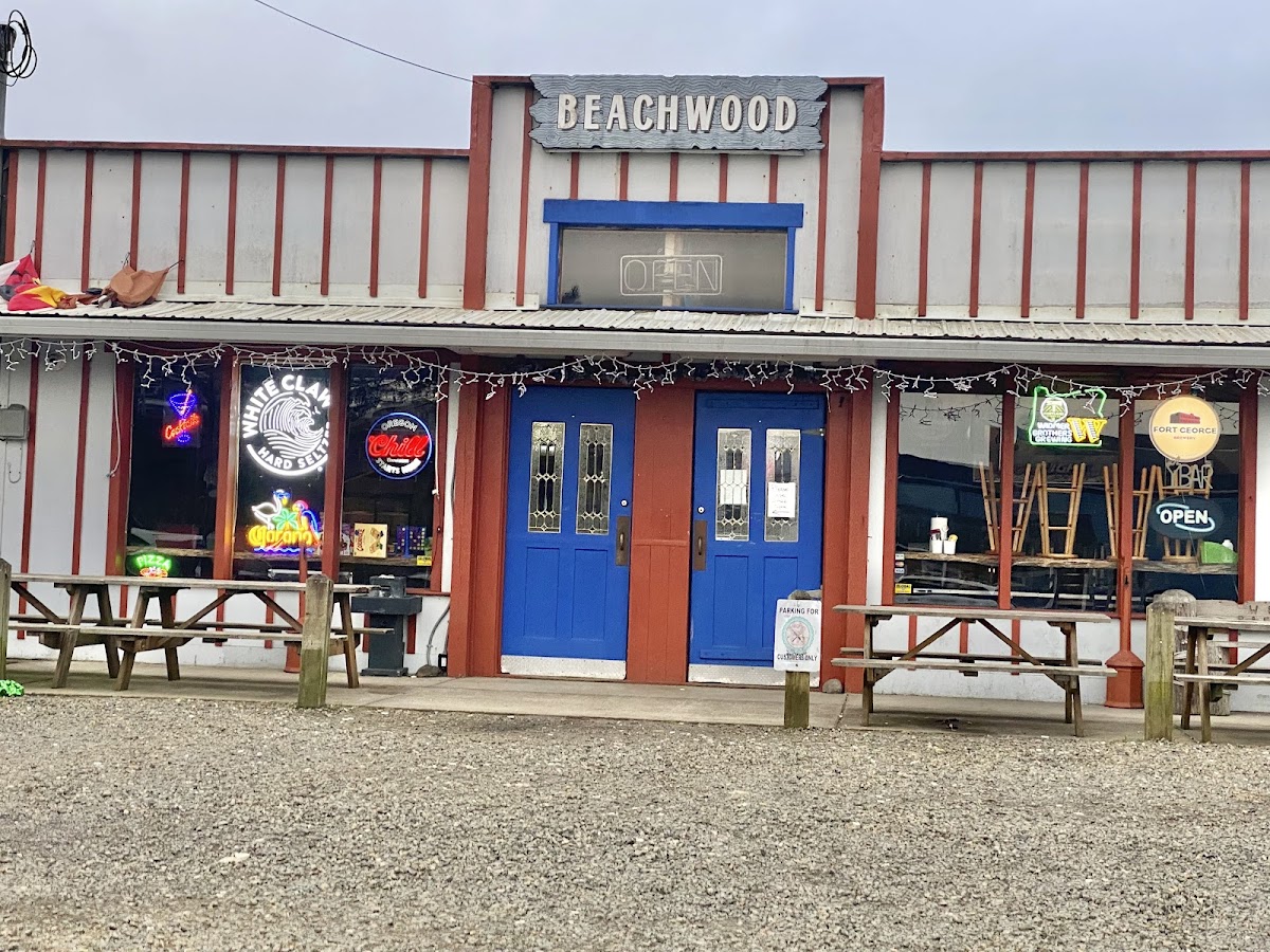 Megs Beachwood Bar And Grill