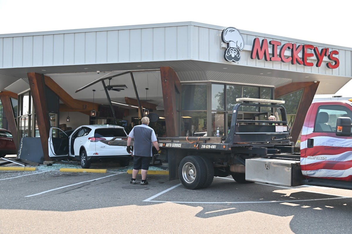 Mickey's Pizza & Subs