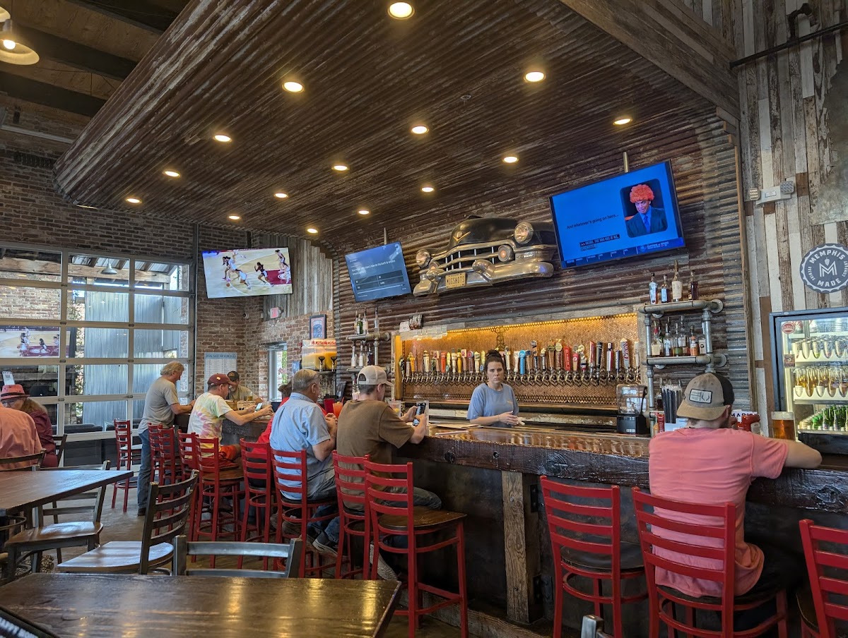 Mugshots Grill And Bar - Tupelo, Ms