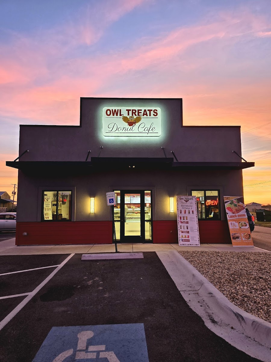Owl Treats Donut Cafe