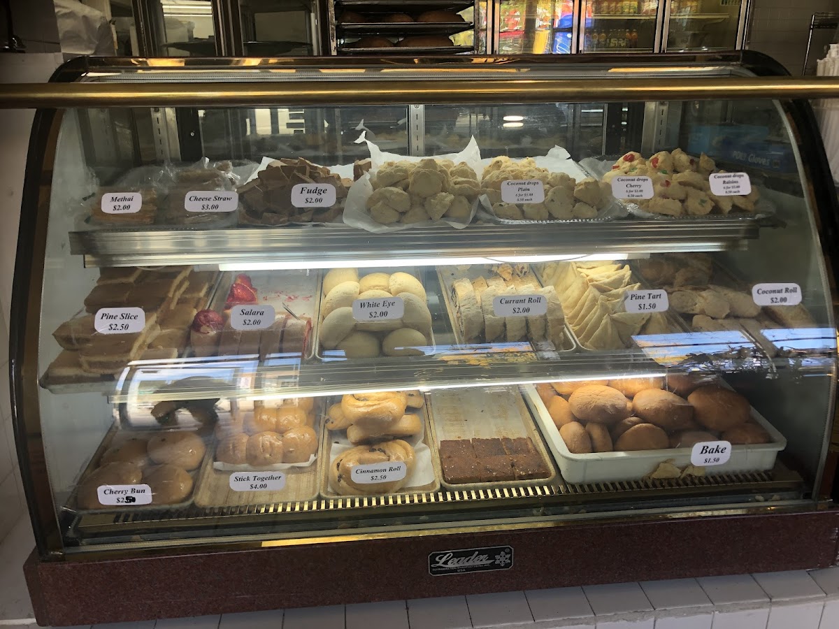 Pam's Bakery & Cake Decorating Inc