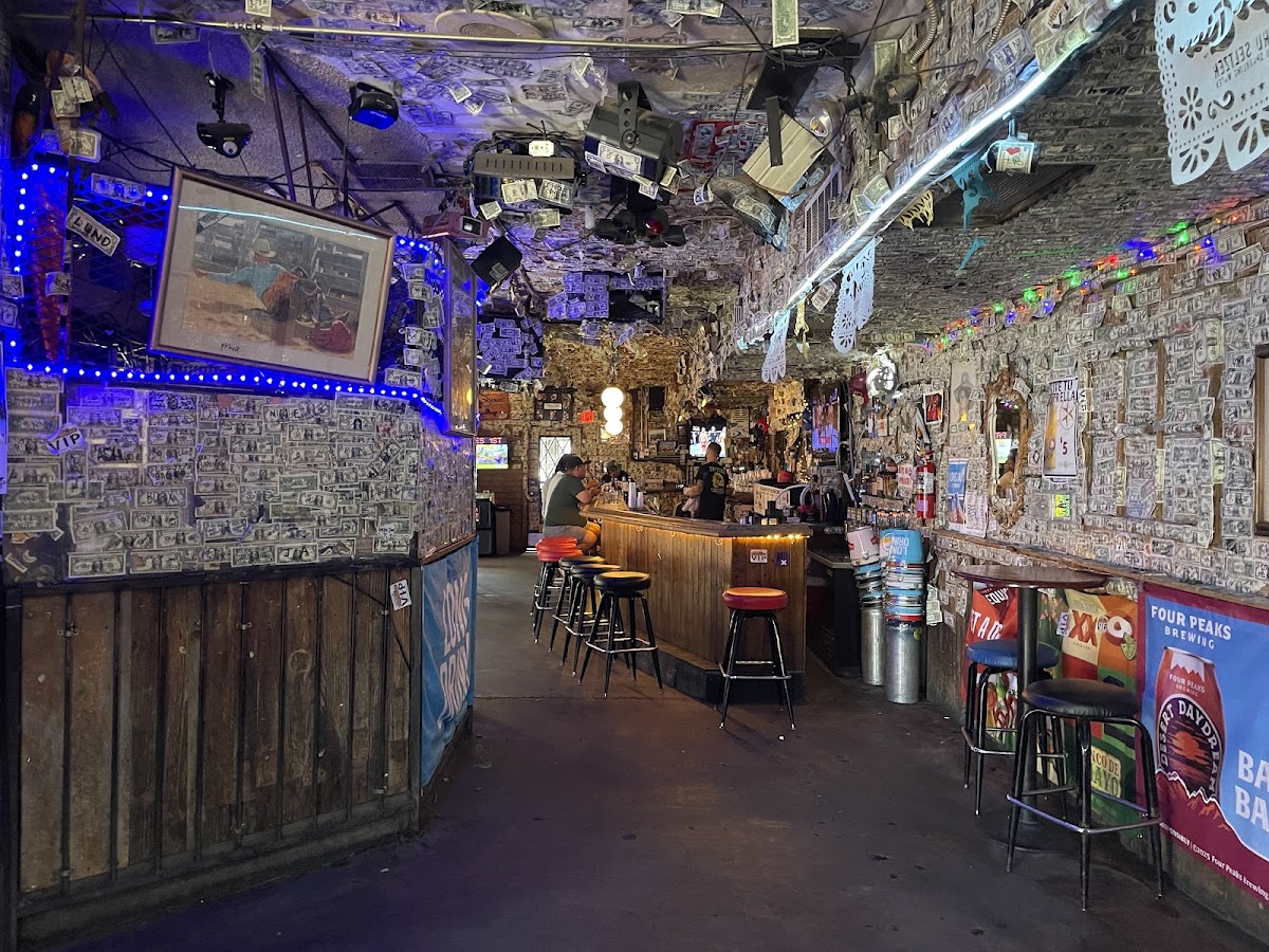 Pattie's First Avenue Lounge