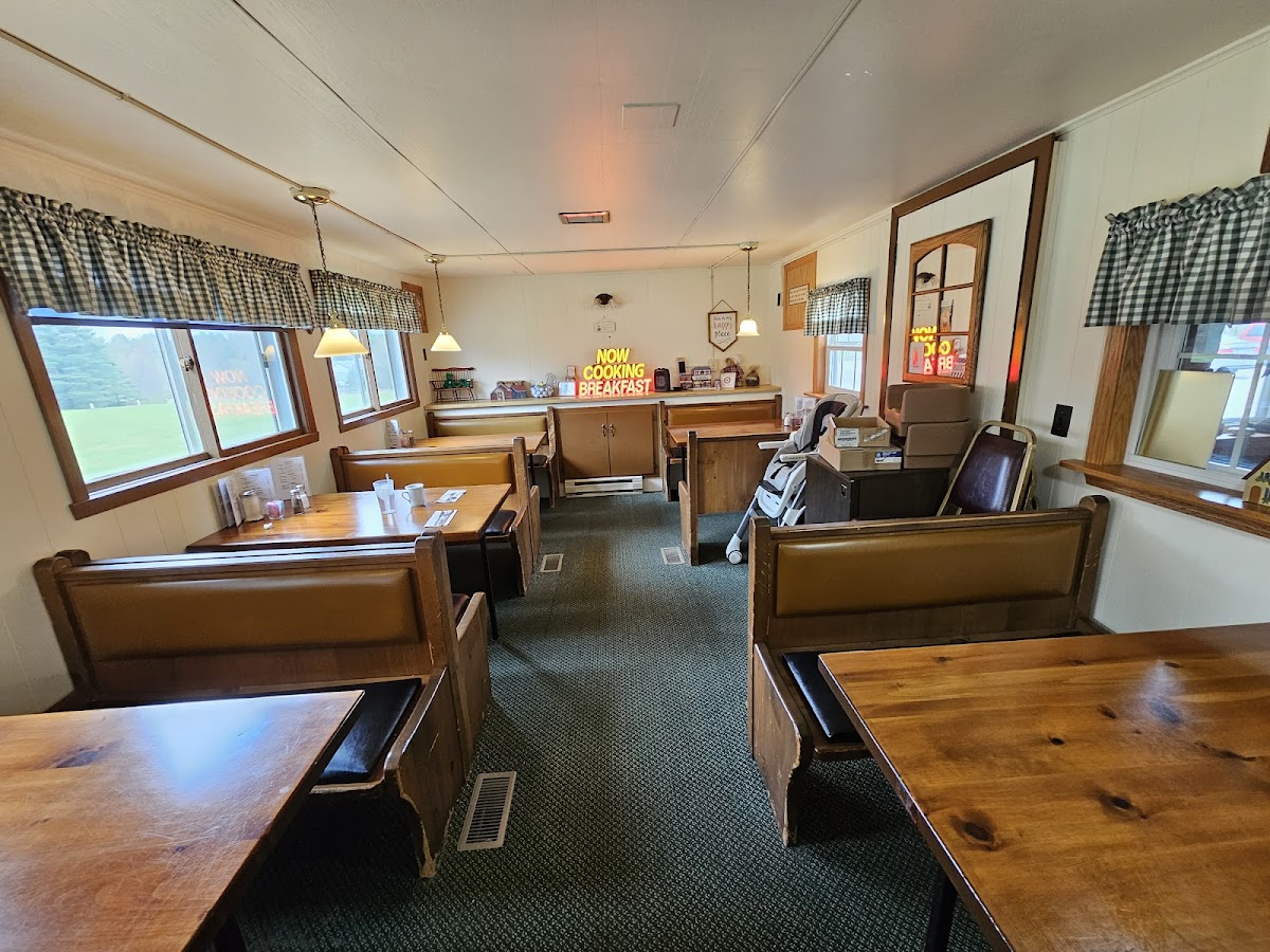 Penny's Erin Restaurant & Motel