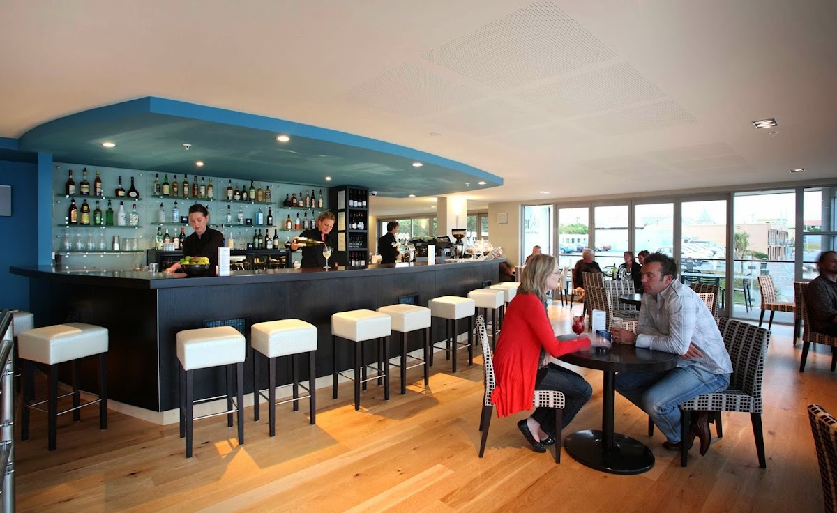 Pier 24 At Hotel St Clair