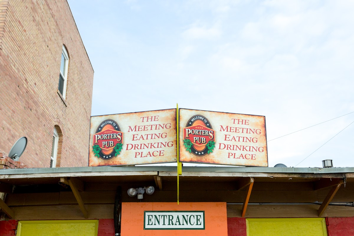 Porter’S Pub Soda Springs