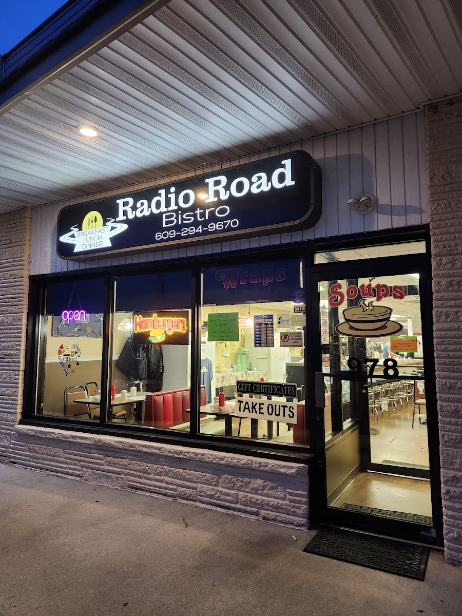 Radio Road Bistro