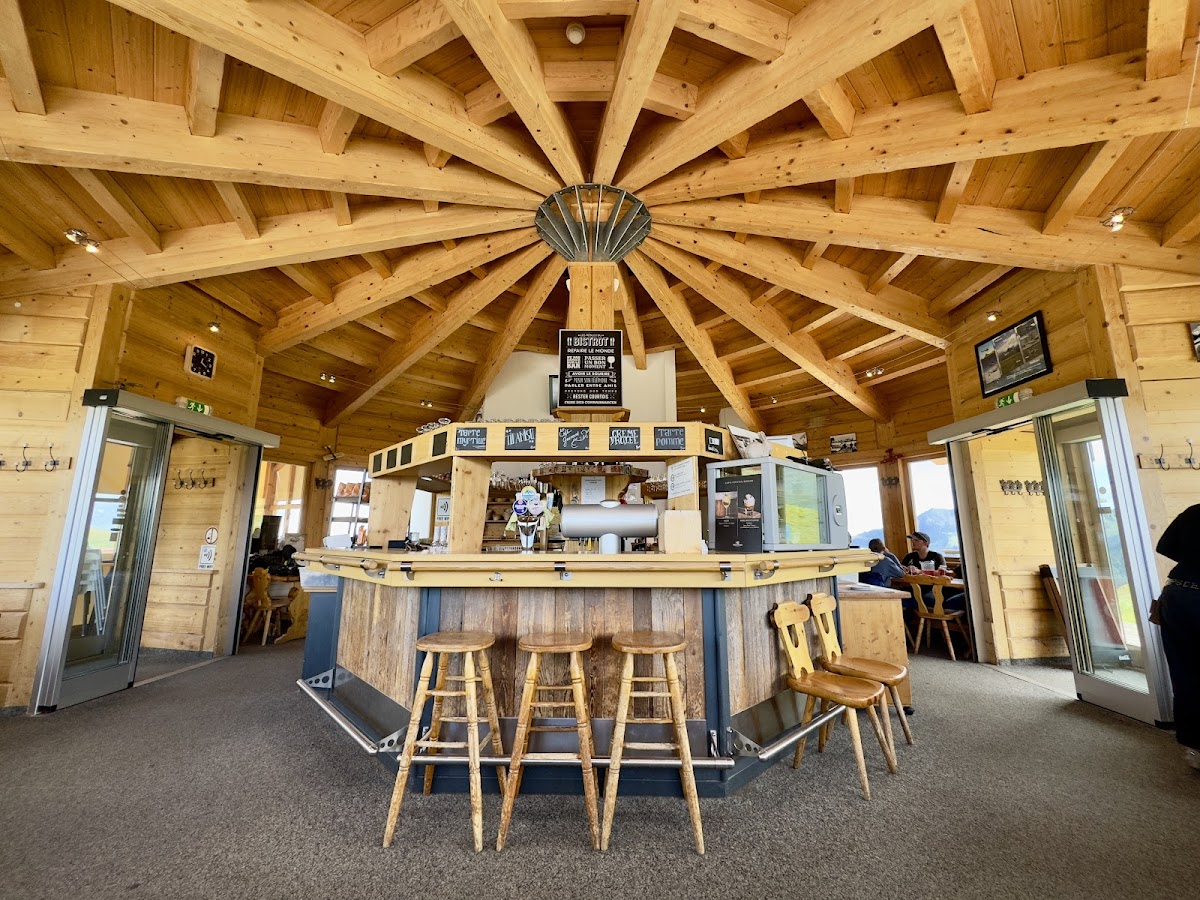 Restaurant La Croix-De-Coeur