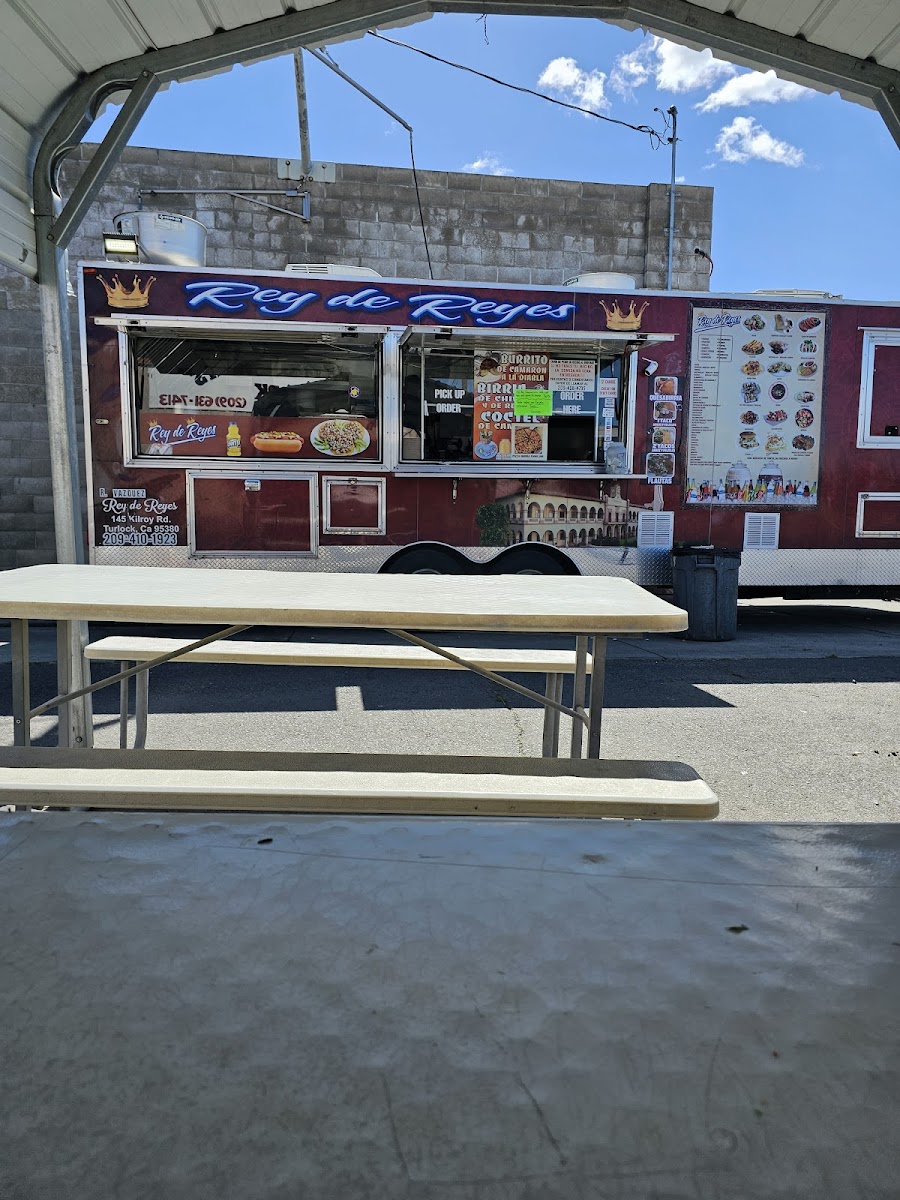 Rey De Reyes Taco Truck