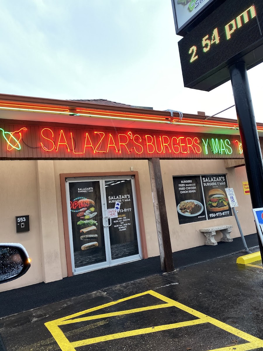 Salazar's Burgers Y Mas