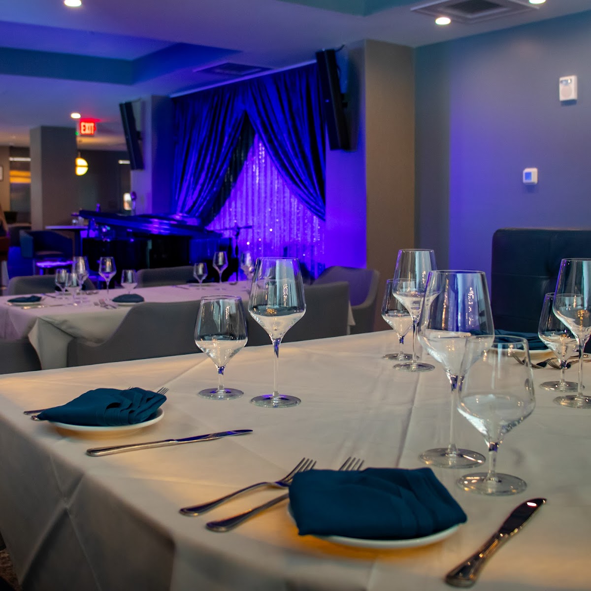 Sapphire Supper Club At Legends Hotel