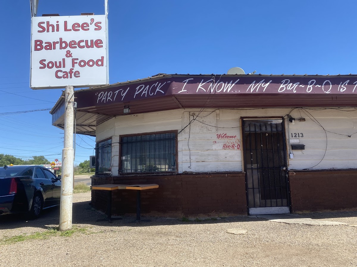 Shi Lee's Barbecue & Soul Food Cafe