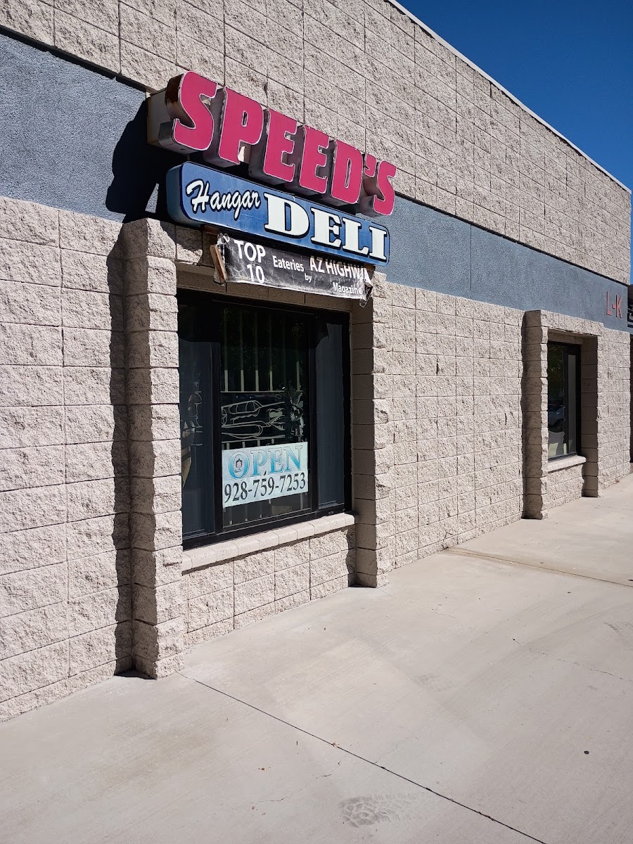 Speed's Hangar Deli