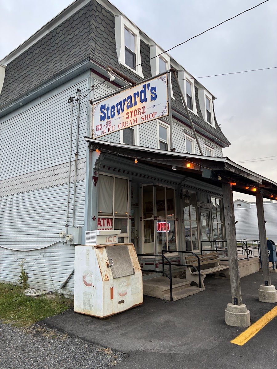 Steward's Pizza Shop
