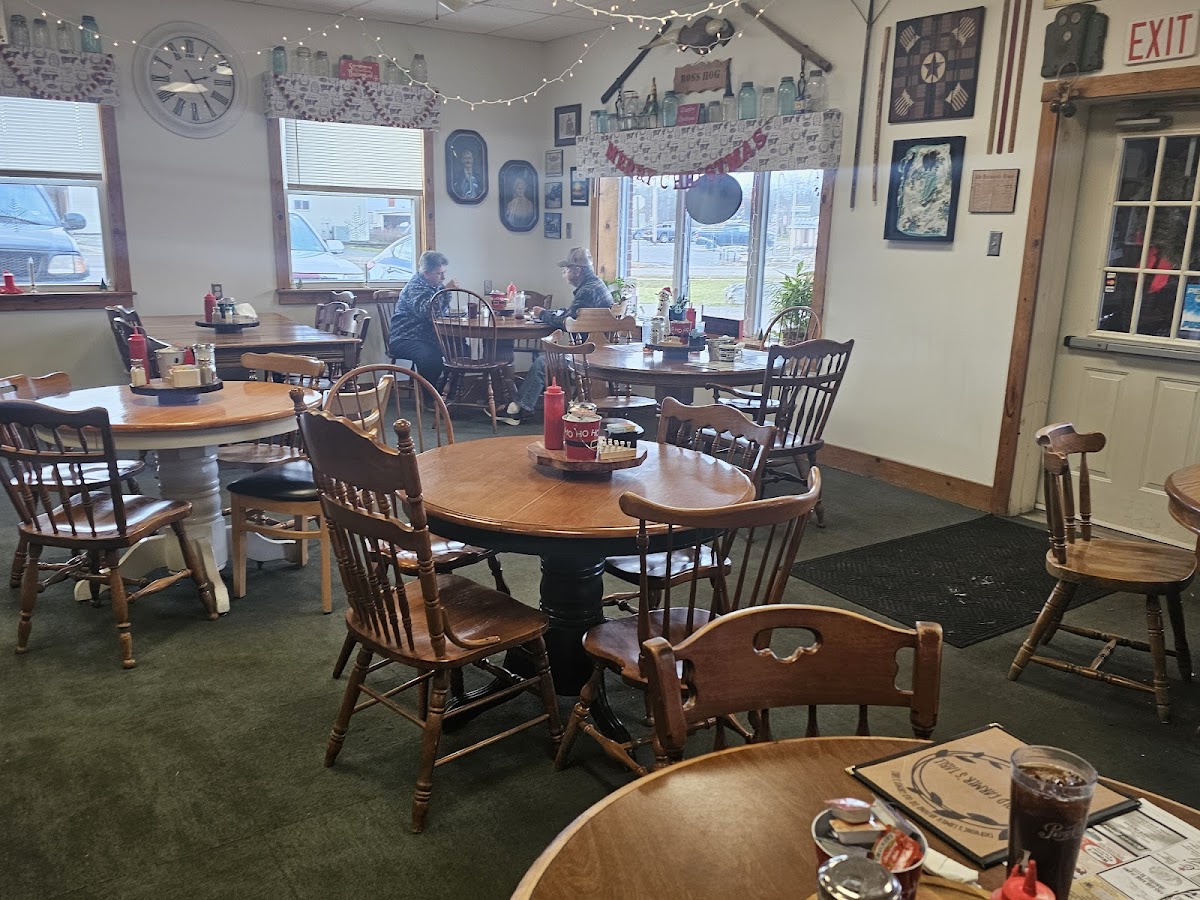 The Old Farmer's Table