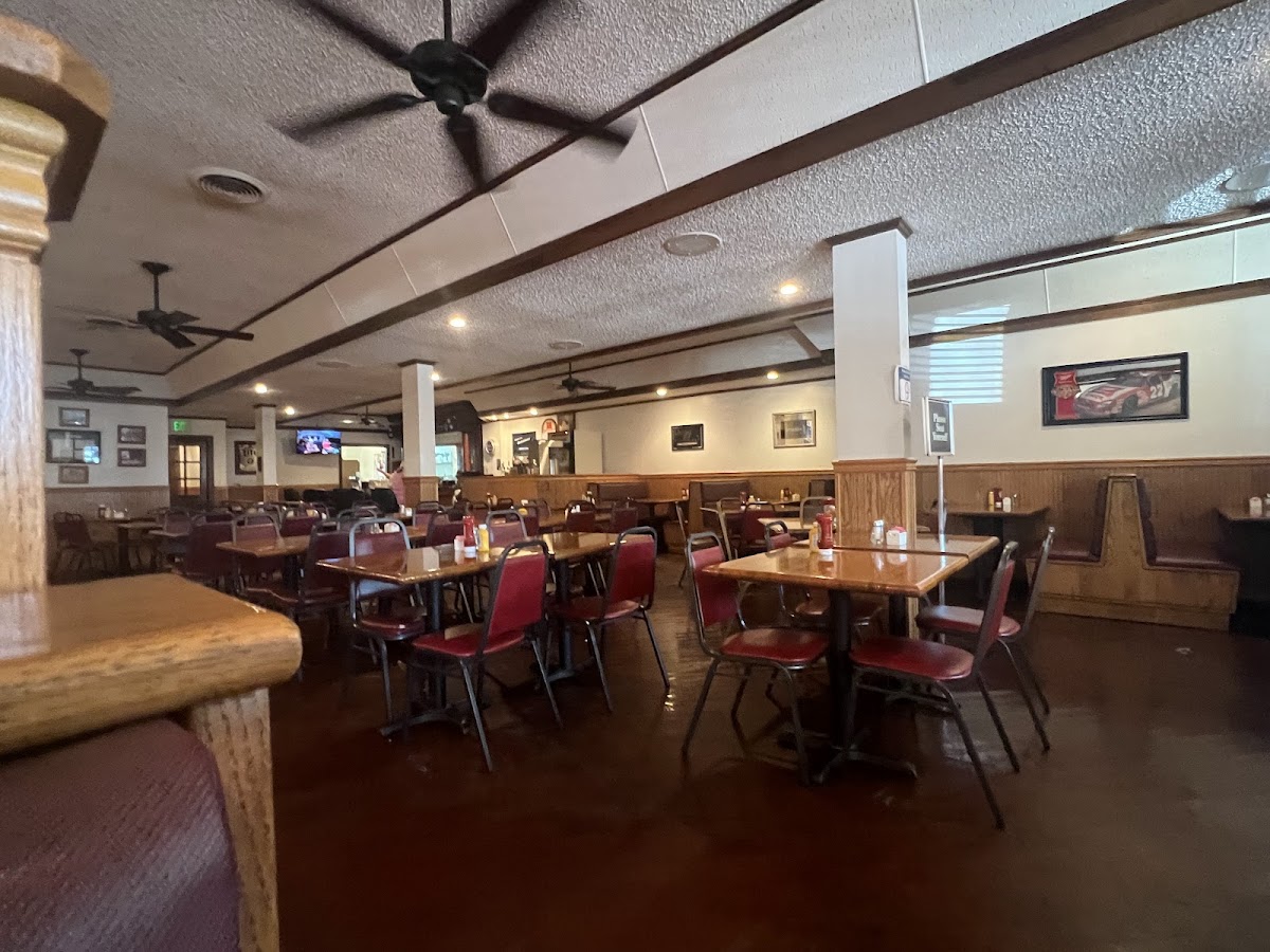 Treece's Restaurant & Lounge